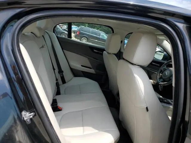 2017 JAGUAR XE PREMIUM  