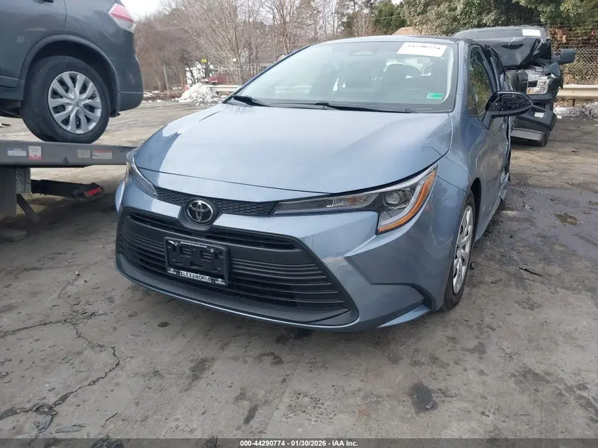 2025 TOYOTA COROLLA LE