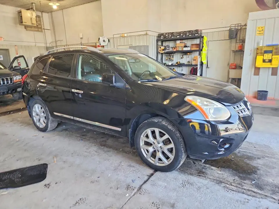 2013 NISSAN ROGUE S  
