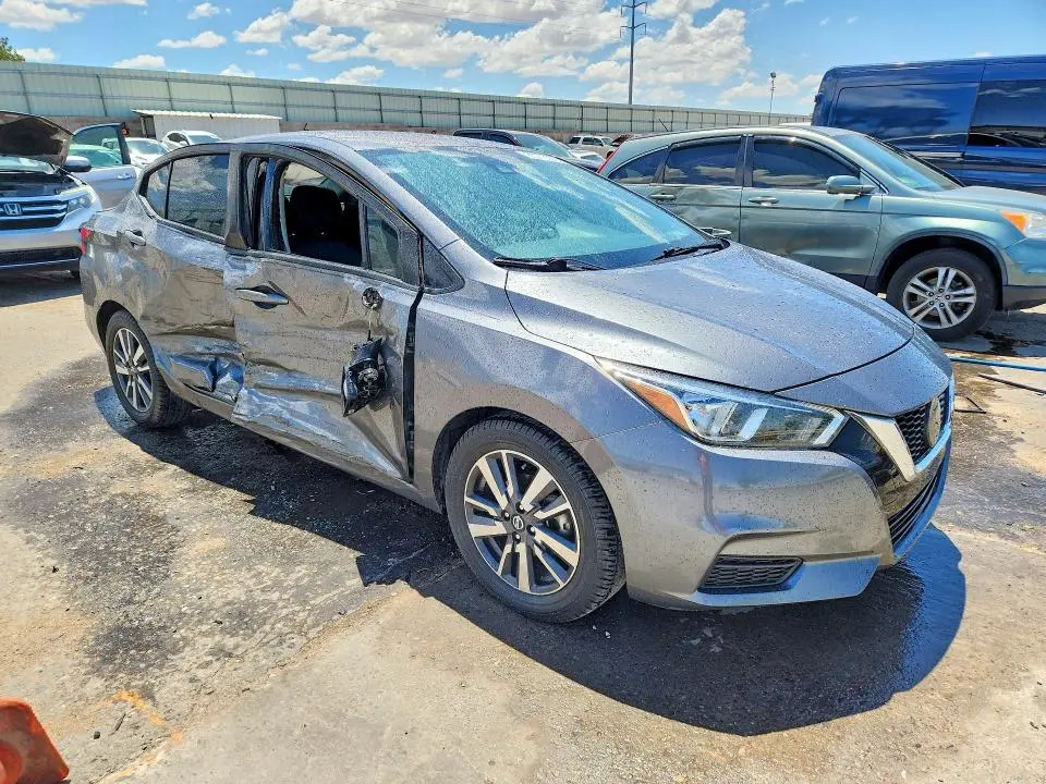 2020 NISSAN VERSA SV  