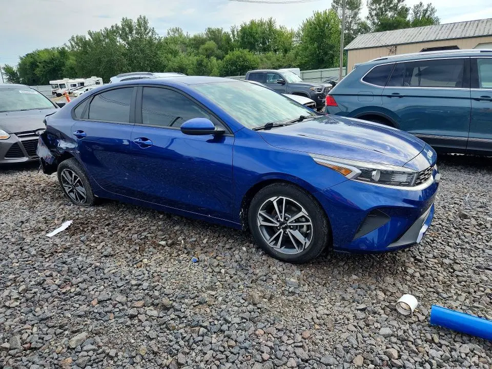 2022 KIA FORTE LXS  