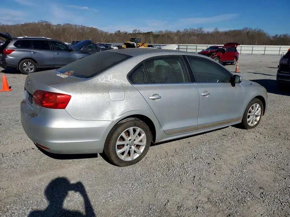 2013 VOLKSWAGEN JETTA SE  