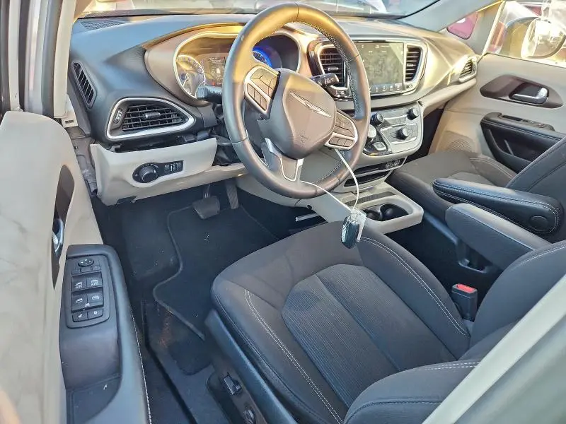2022 CHRYSLER VOYAGER LX  