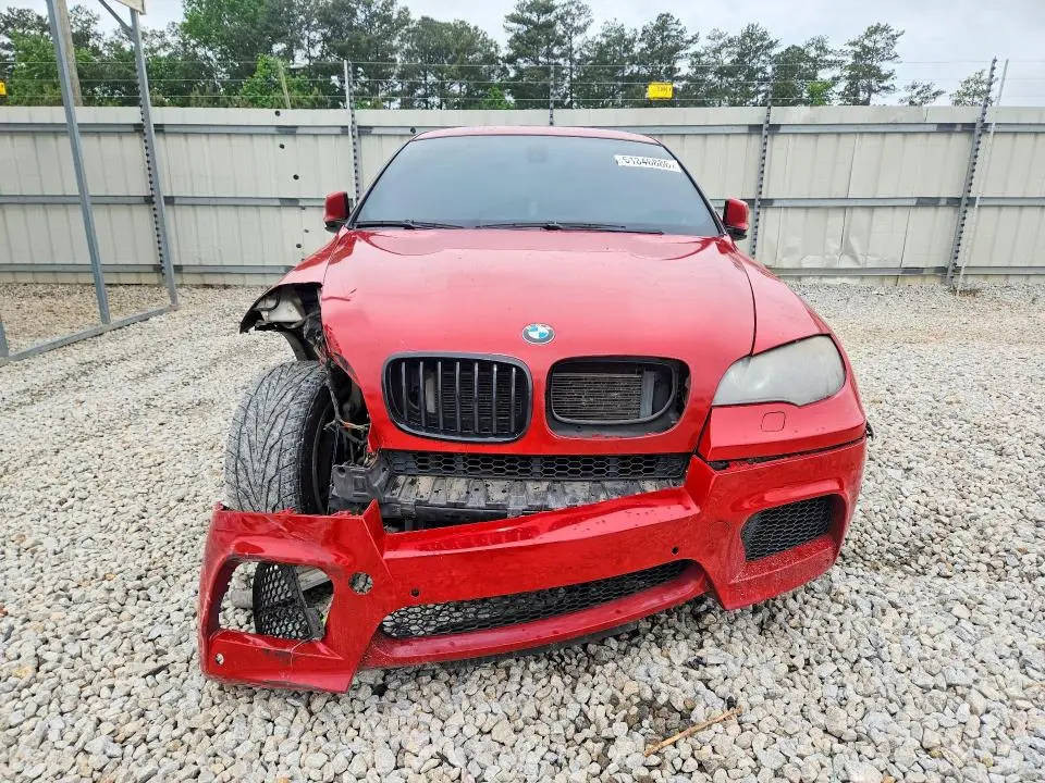 2011 BMW X6 M  