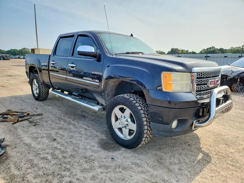 2013 GMC SIERRA K2500 DENALI  