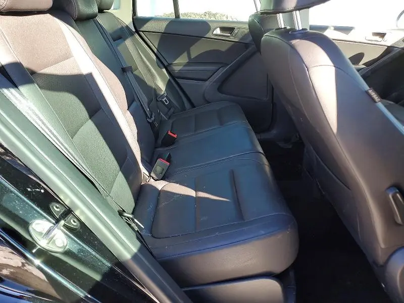 2016 VOLKSWAGEN TIGUAN S  