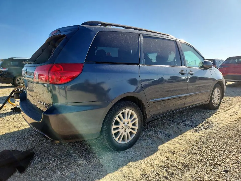 2010 TOYOTA SIENNA XLE  
