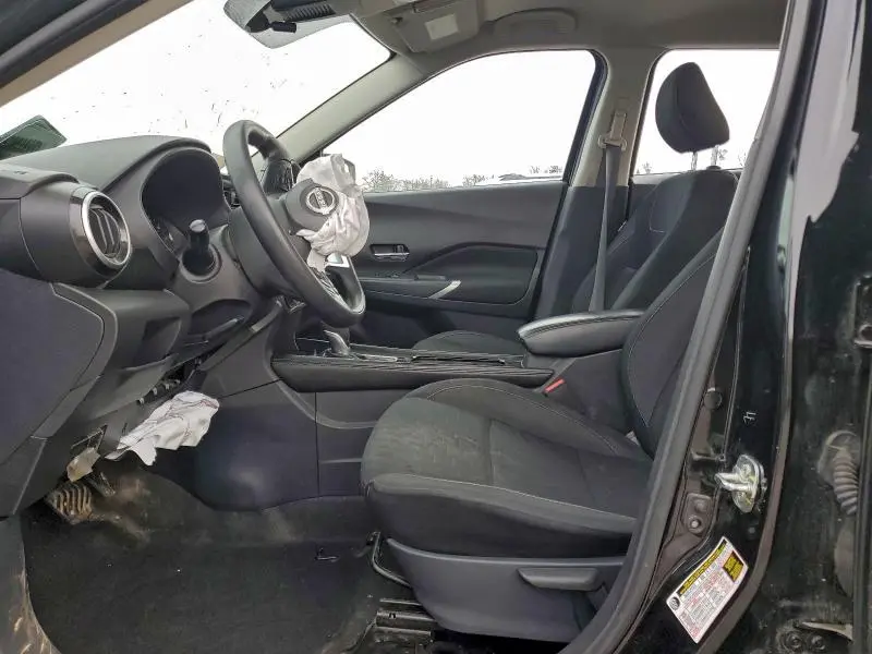 2024 NISSAN KICKS SV  