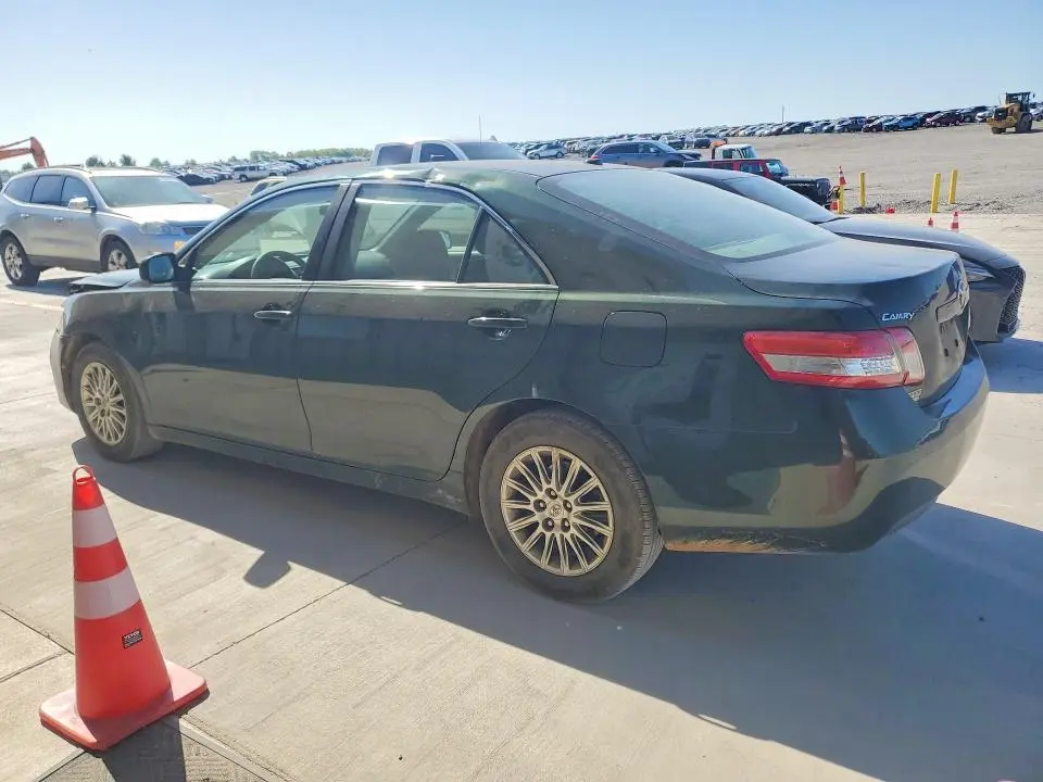 2010 TOYOTA CAMRY LE  
