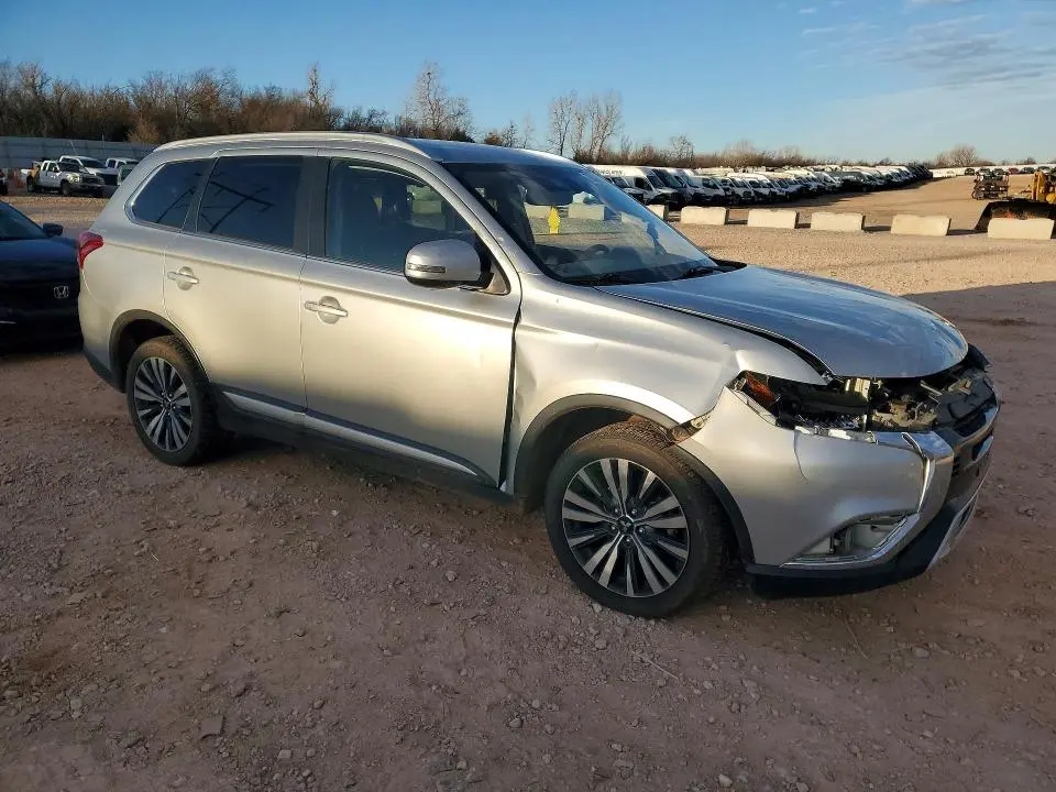 2020 MITSUBISHI OUTLANDER   