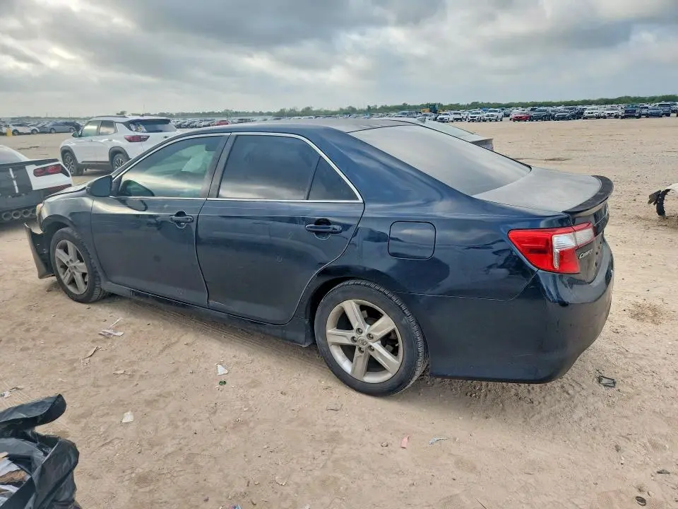2014 TOYOTA CAMRY SE  