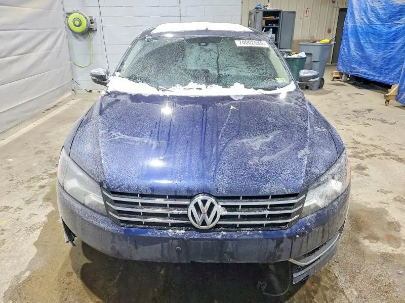 2015 VOLKSWAGEN PASSAT SE  