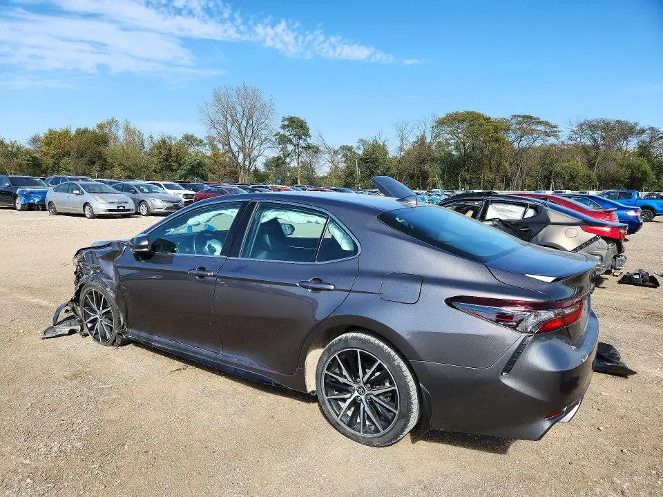 2024 TOYOTA CAMRY SE  