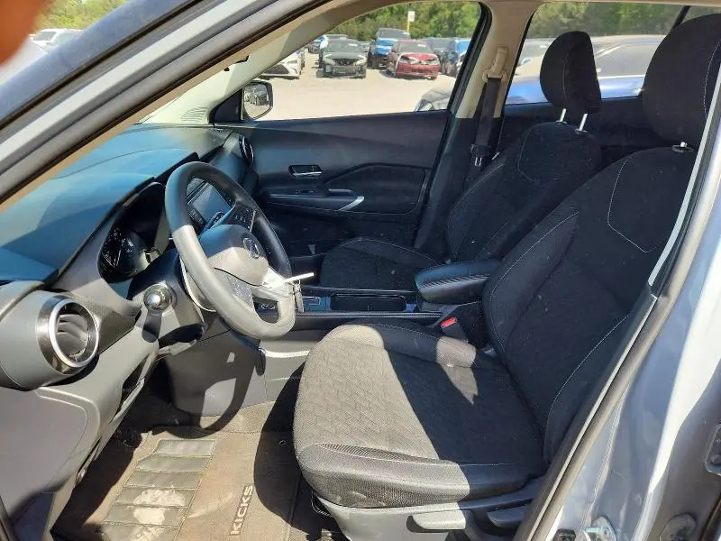 2021 NISSAN KICKS SV  