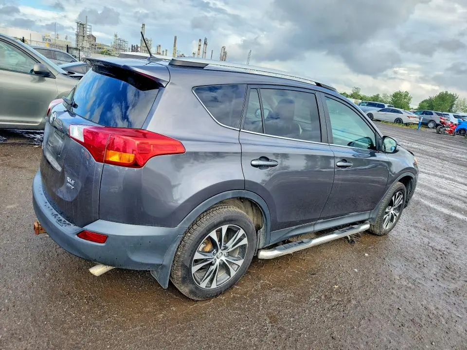 2015 TOYOTA RAV4 XLE  