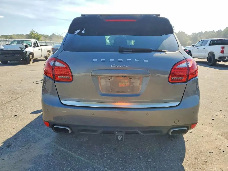 2013 PORSCHE CAYENNE   