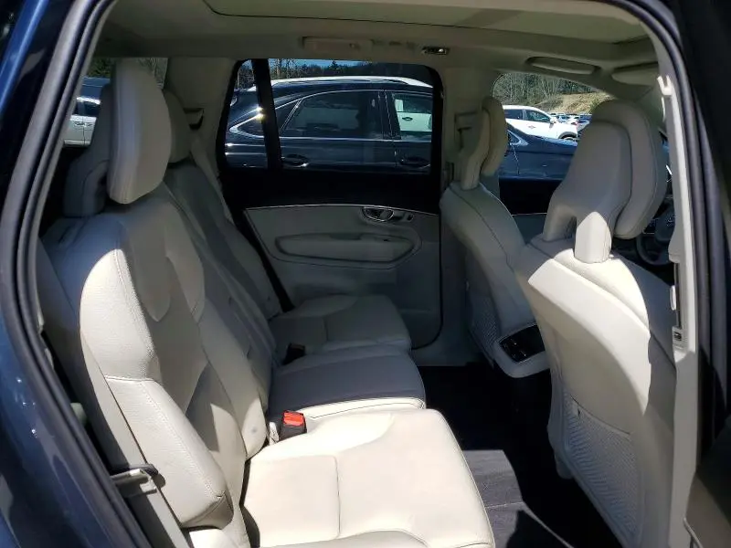 2020 VOLVO XC90 T6 MOMENTUM  