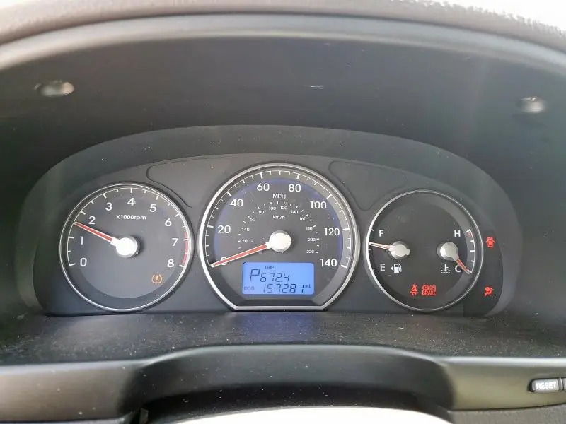 2010 HYUNDAI SANTA FE SE  