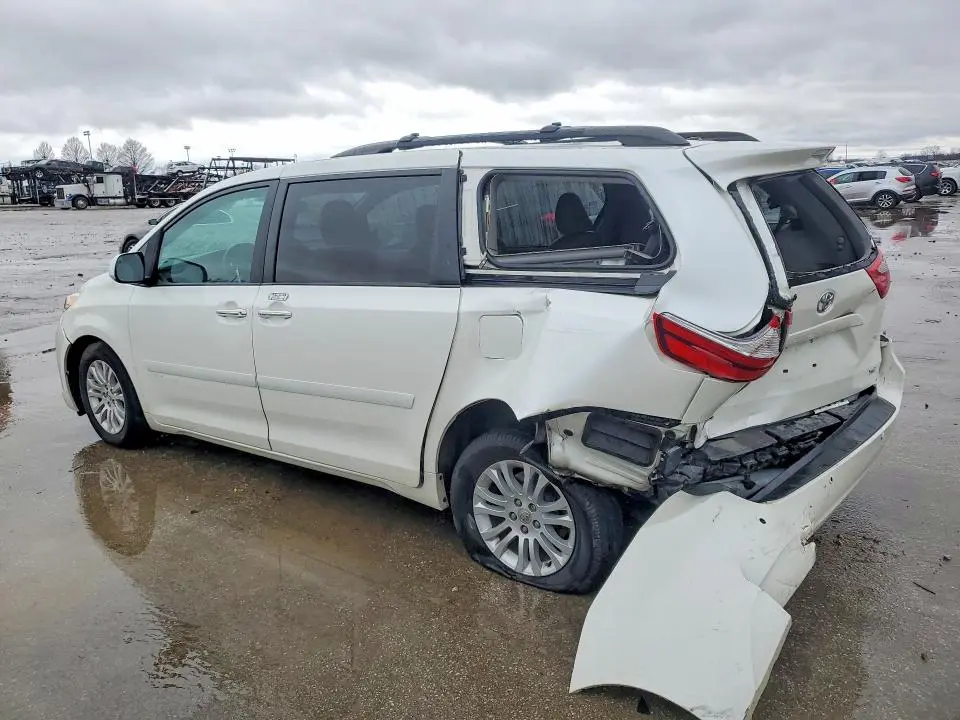 2016 TOYOTA SIENNA XLE PREMIUM 8-PASSENGER  