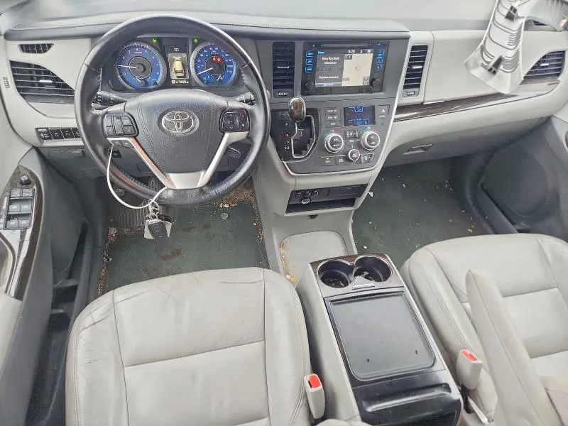 2015 TOYOTA SIENNA XLE 8-PASSENGER  
