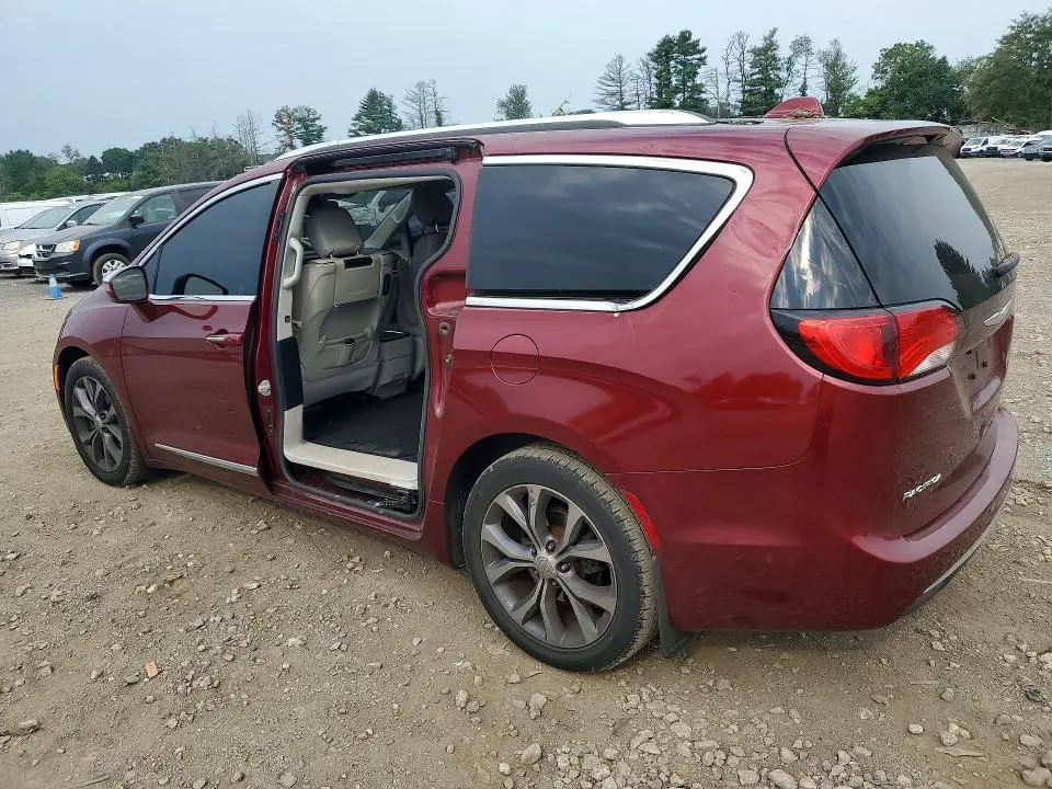 2017 CHRYSLER PACIFICA LIMITED  
