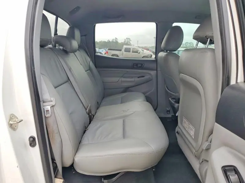 2015 TOYOTA TACOMA V6  