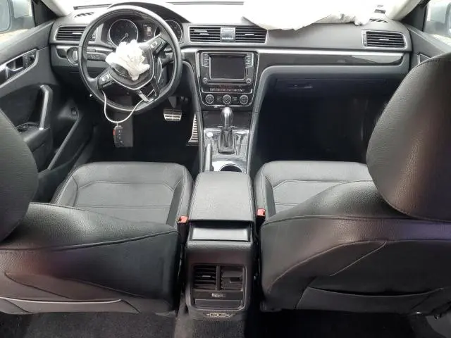 2019 VOLKSWAGEN PASSAT SE R-LINE  