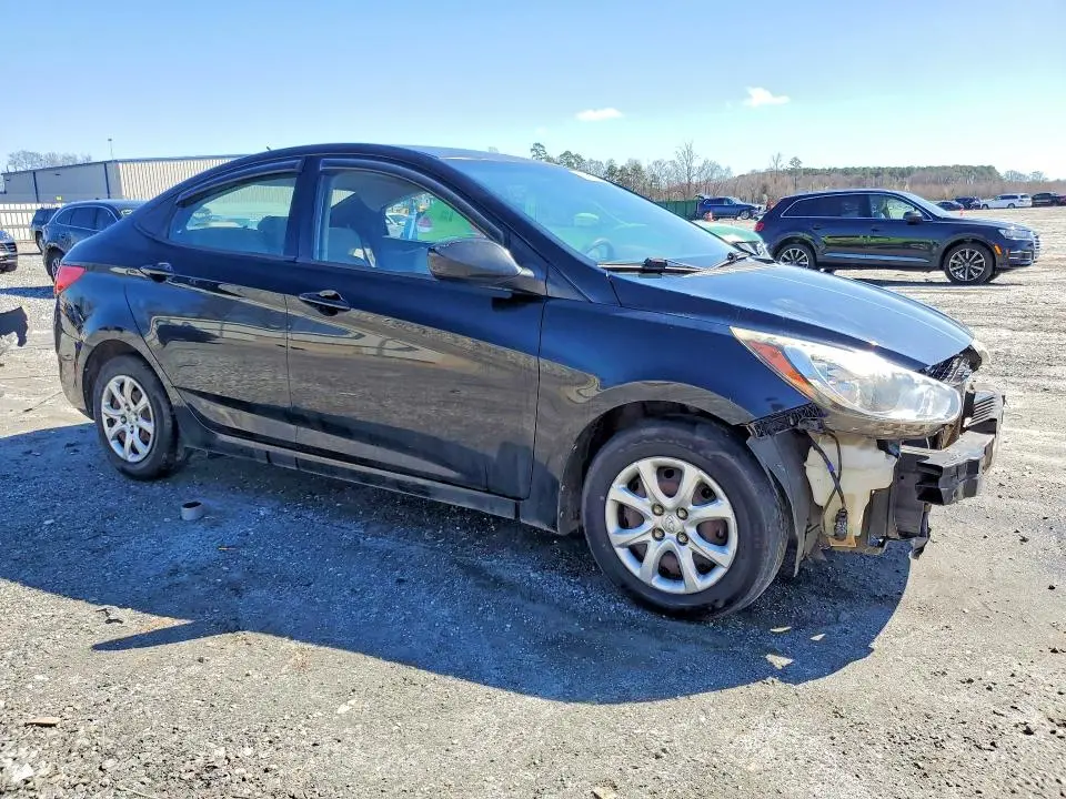 2013 HYUNDAI ACCENT GLS  
