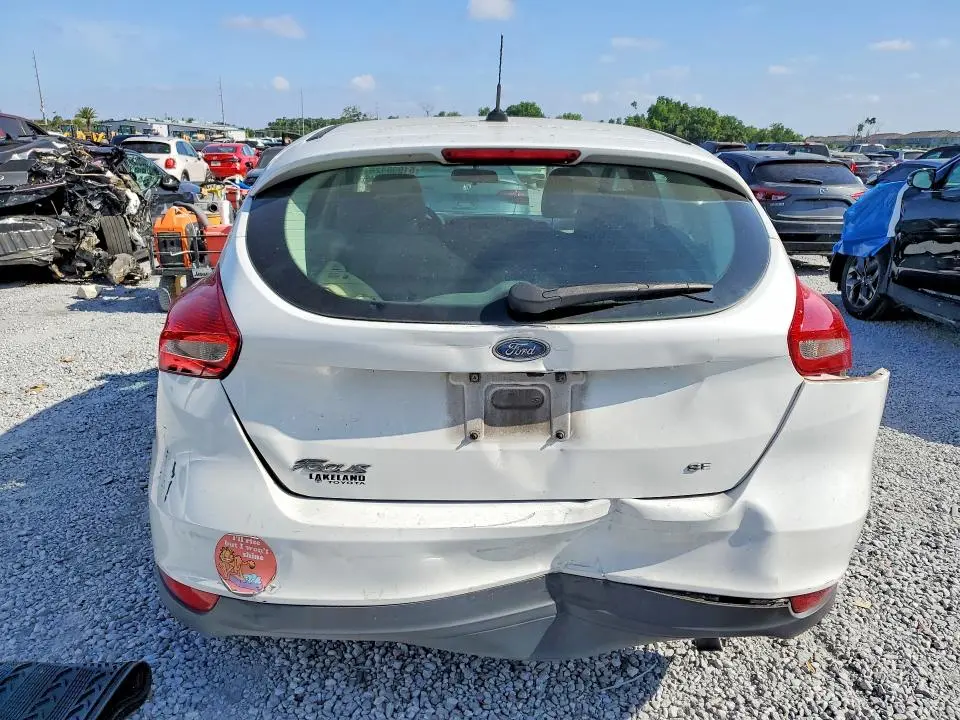 2017 FORD FOCUS SE  