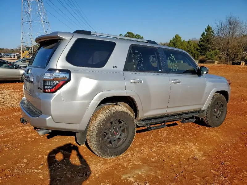 2023 TOYOTA 4RUNNER SE  