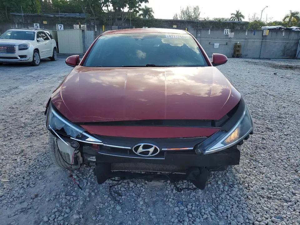 2020 HYUNDAI ELANTRA SEL  