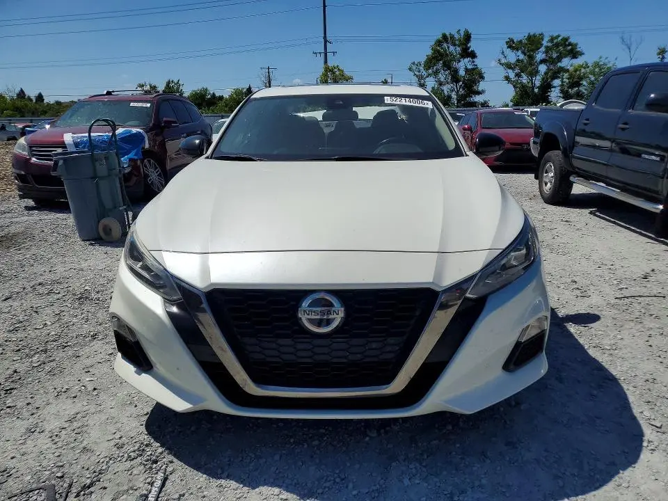 2021 NISSAN ALTIMA SR  