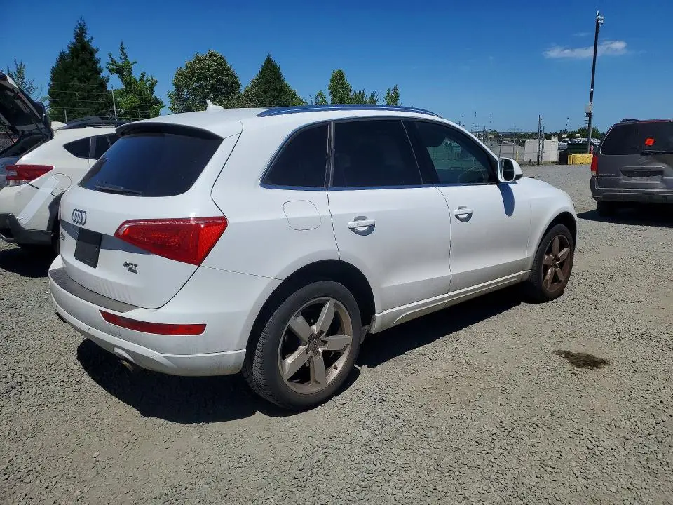 2011 AUDI Q5 PREMIUM PLUS  