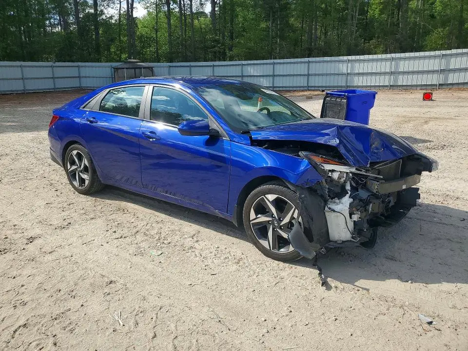 2023 HYUNDAI ELANTRA SEL  