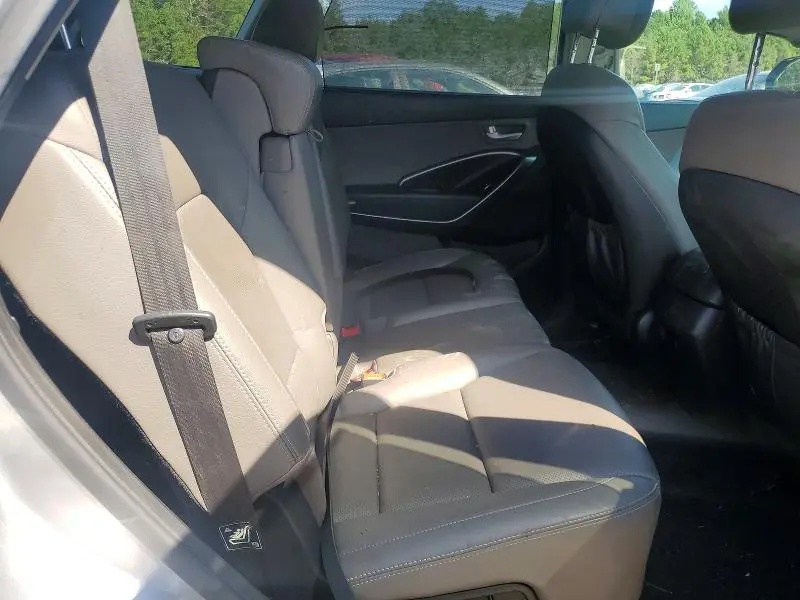 2018 HYUNDAI SANTA FE SE  