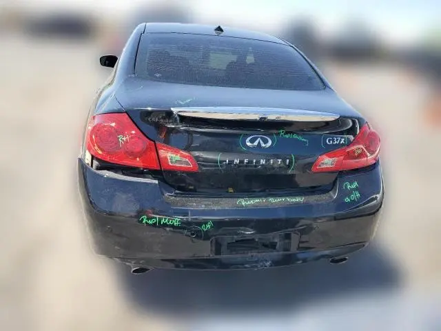 2013 INFINITI G37   