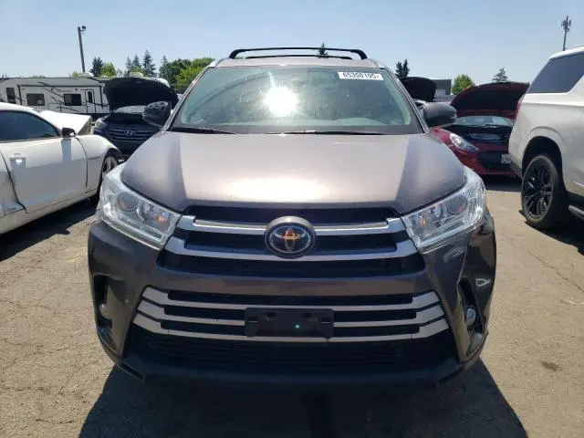 2019 TOYOTA HIGHLANDER SE  