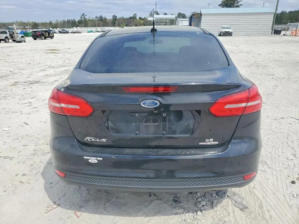 2016 FORD FOCUS SE  