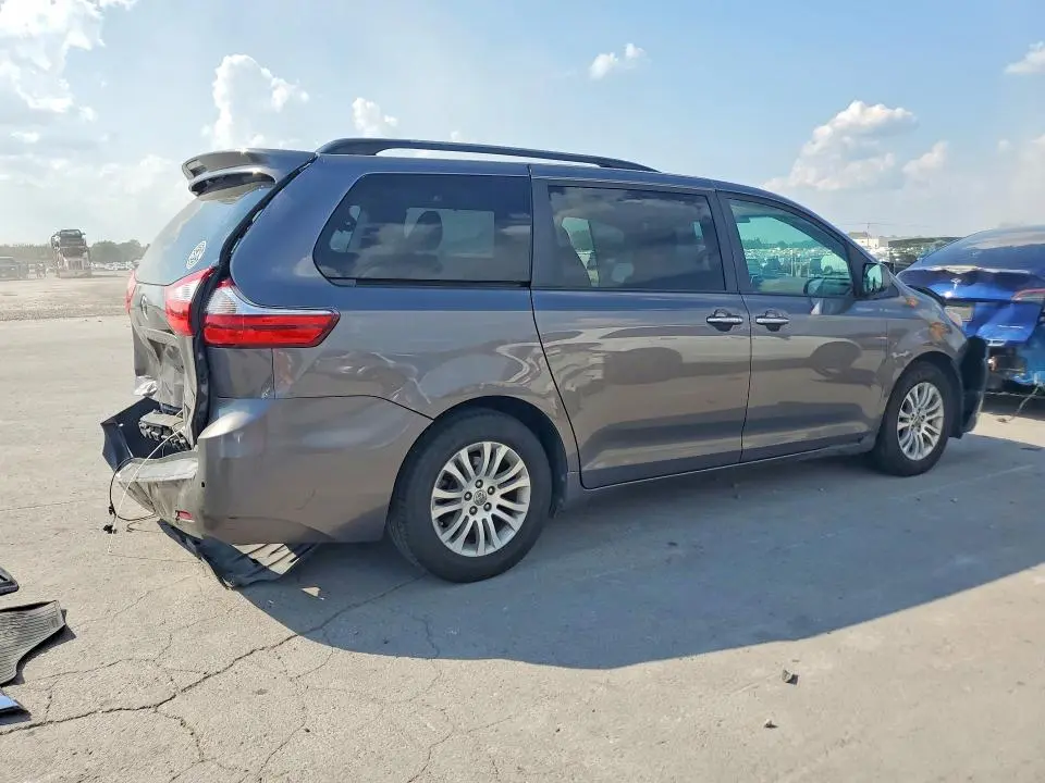 2017 TOYOTA SIENNA XLE PREMIUM 8-PASSENGER  