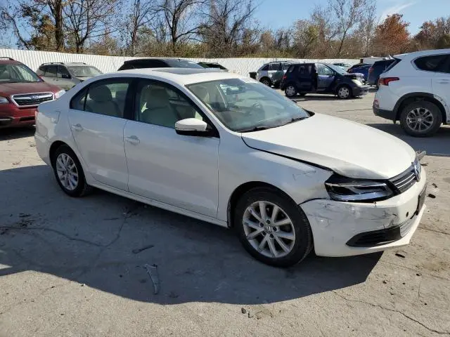 2013 VOLKSWAGEN JETTA SE  