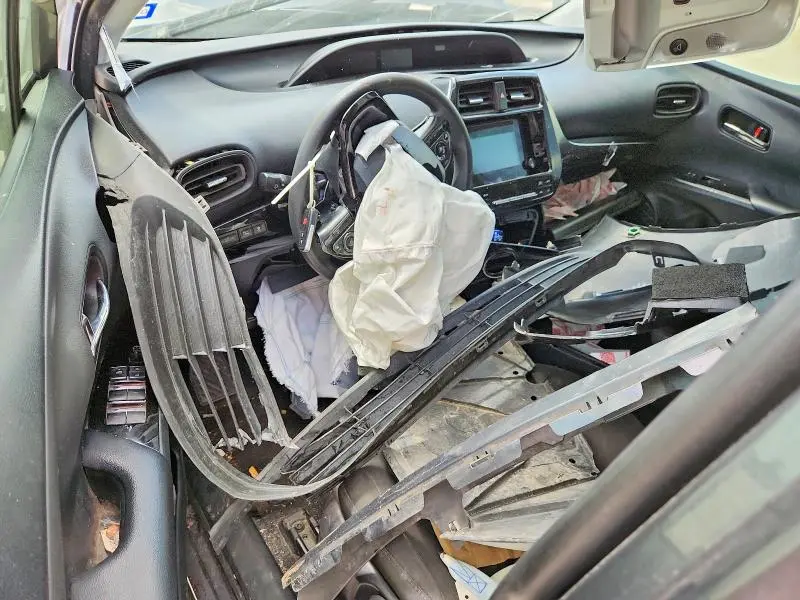 2019 TOYOTA PRIUS LE  