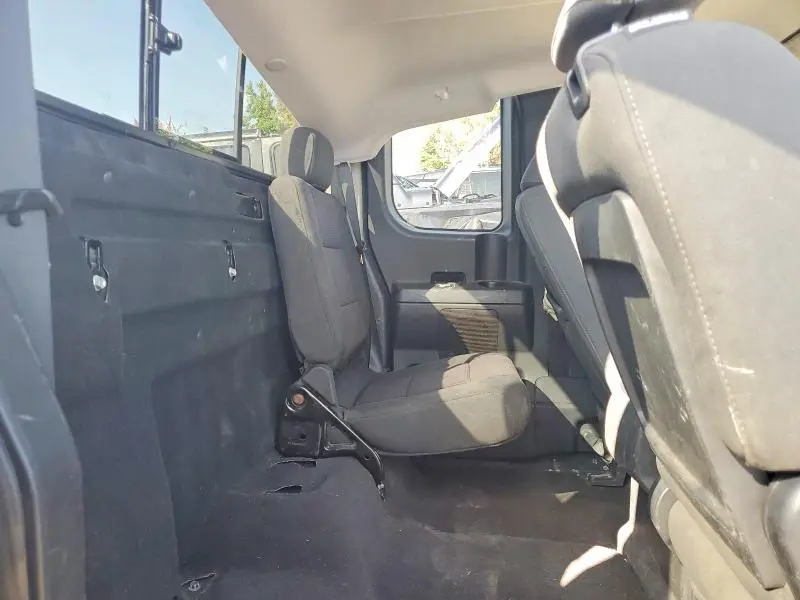 2011 NISSAN TITAN SV  