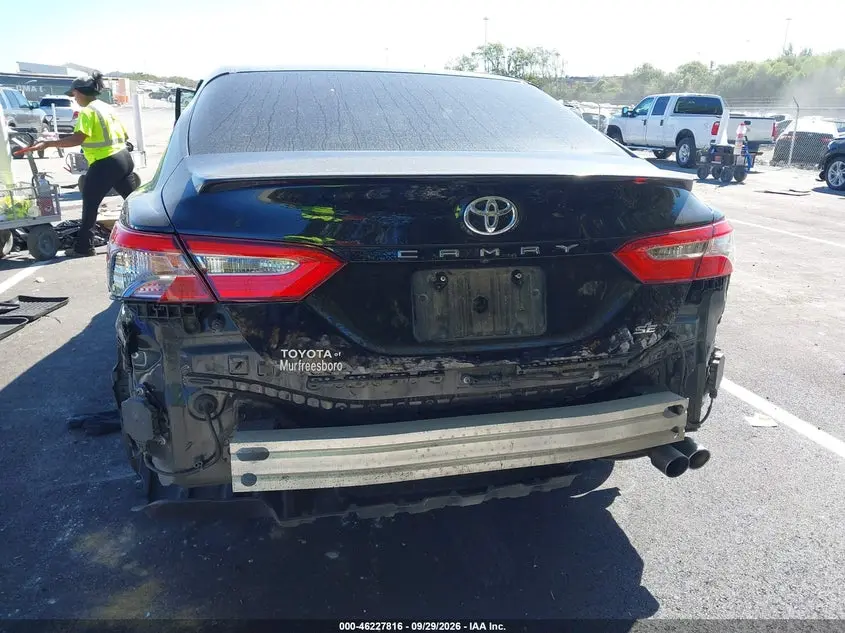 2018 TOYOTA CAMRY SE