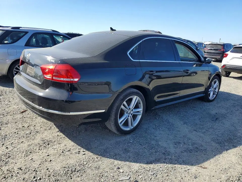 2012 VOLKSWAGEN PASSAT SEL  