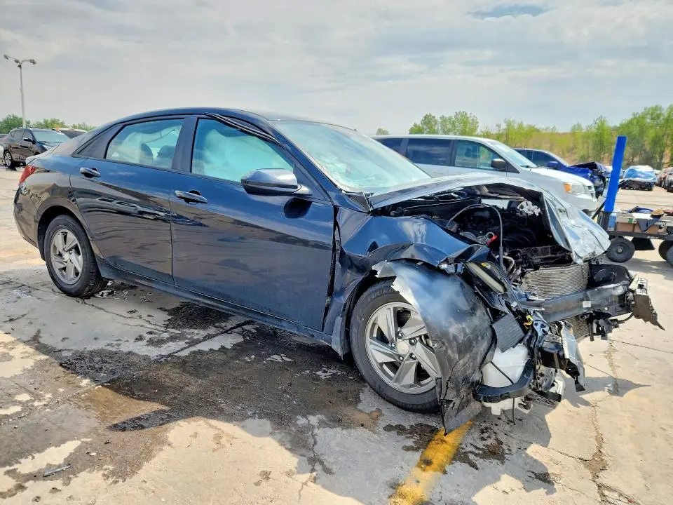 2024 HYUNDAI ELANTRA SE  