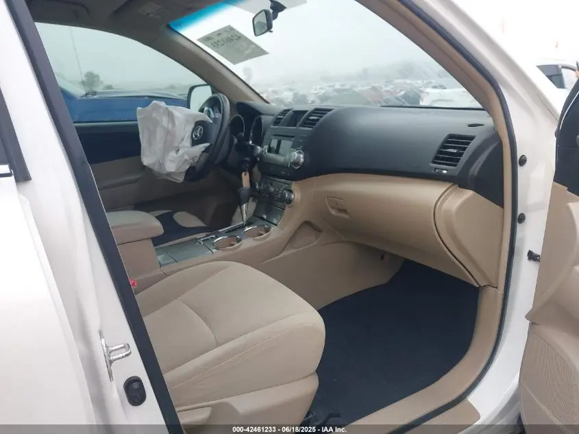 2011 TOYOTA HIGHLANDER BASE V6
