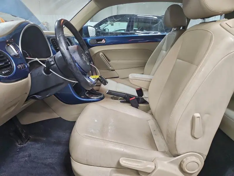 2018 VOLKSWAGEN BEETLE SE  