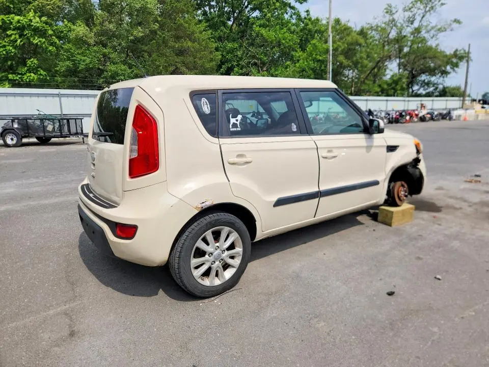 2013 KIA SOUL +  