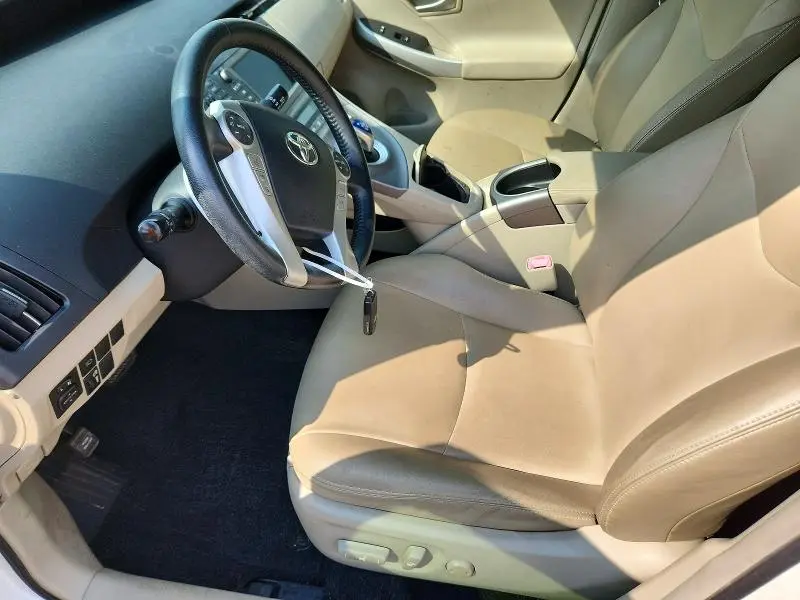 2013 TOYOTA PRIUS FIVE  
