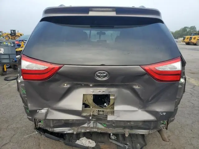 2017 TOYOTA SIENNA LE  